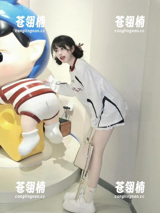 17c吃瓜在线更新：每周分享带你了解最火热的八卦新闻！