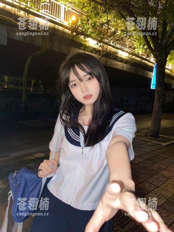 吾爱吃瓜52cgiOS客户端震撼发布,追踪热点不容错过 吾爱吃瓜52cgiOS客户端震撼发布,追踪热点不容错过