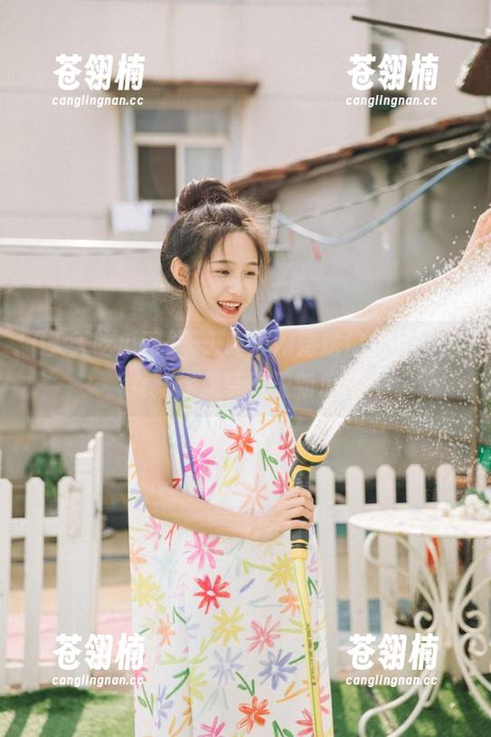 天天吃瓜网传送门直达，少女陪你乐享天天新瓜事